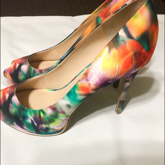 🔥GUESS PEEP TOES🔥 - Picture 2 of 7